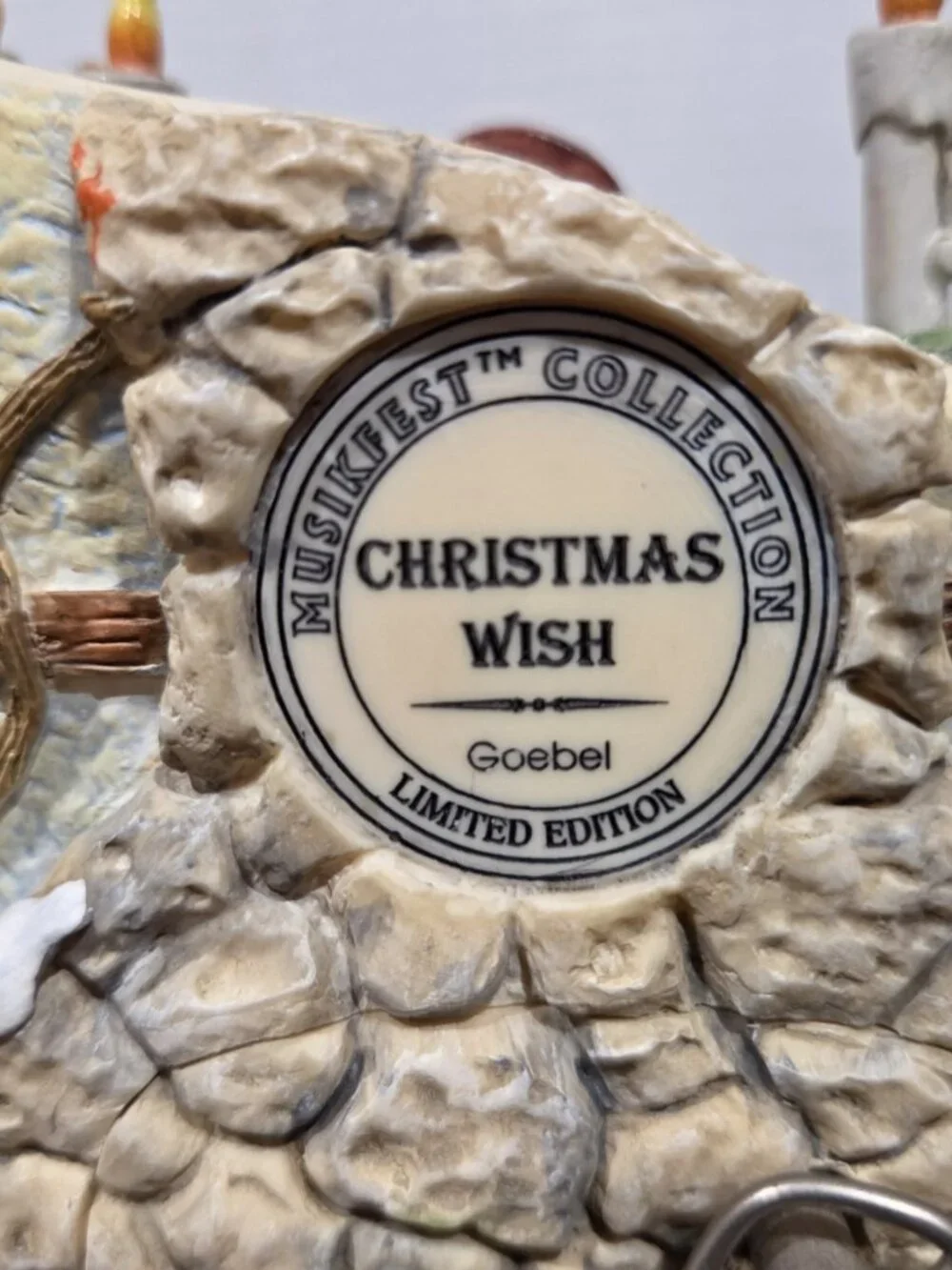 Goebel M.I. Hummel Christmas Wish HUM 2094 Musikfest Collection – 1999